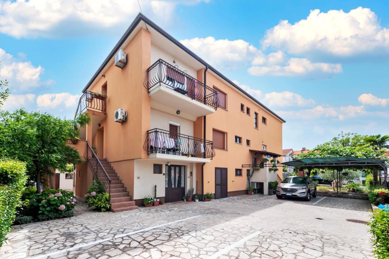 Banko Apartment *